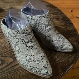 Rampage Snakeskin Pattern Mules - Black and White